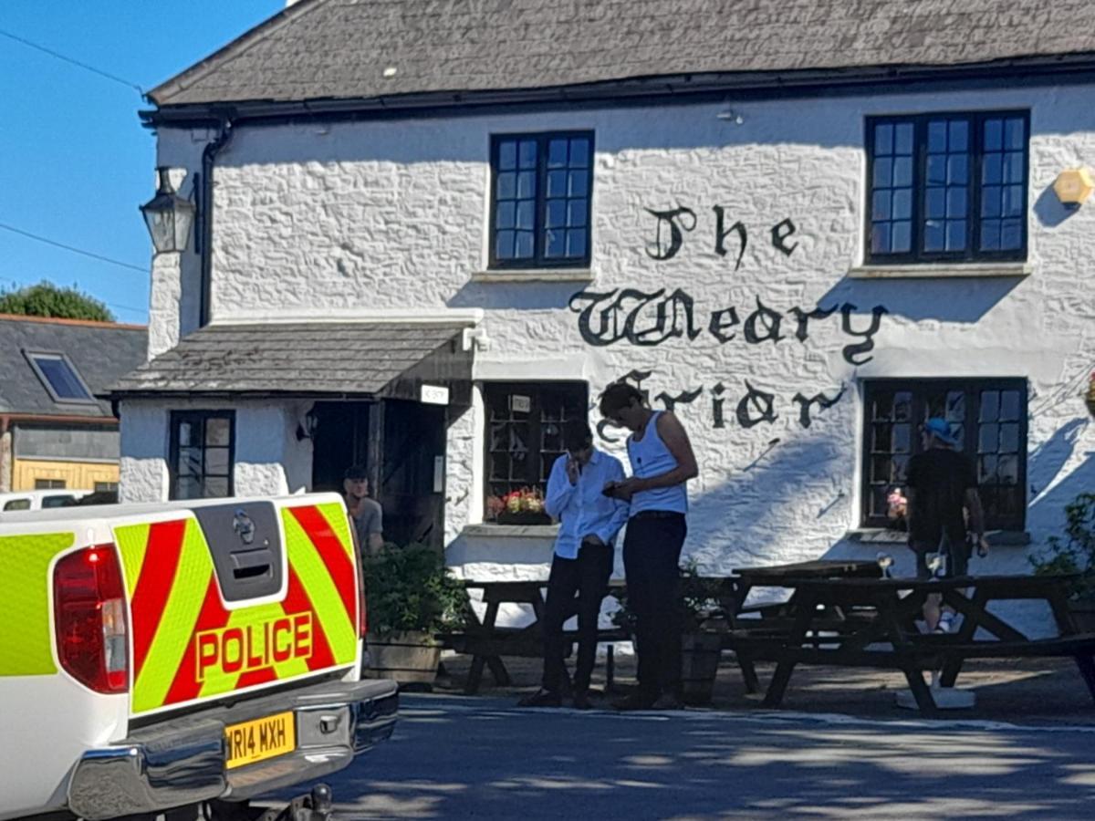 The Weary Friar Inn Pillaton Eksteriør billede