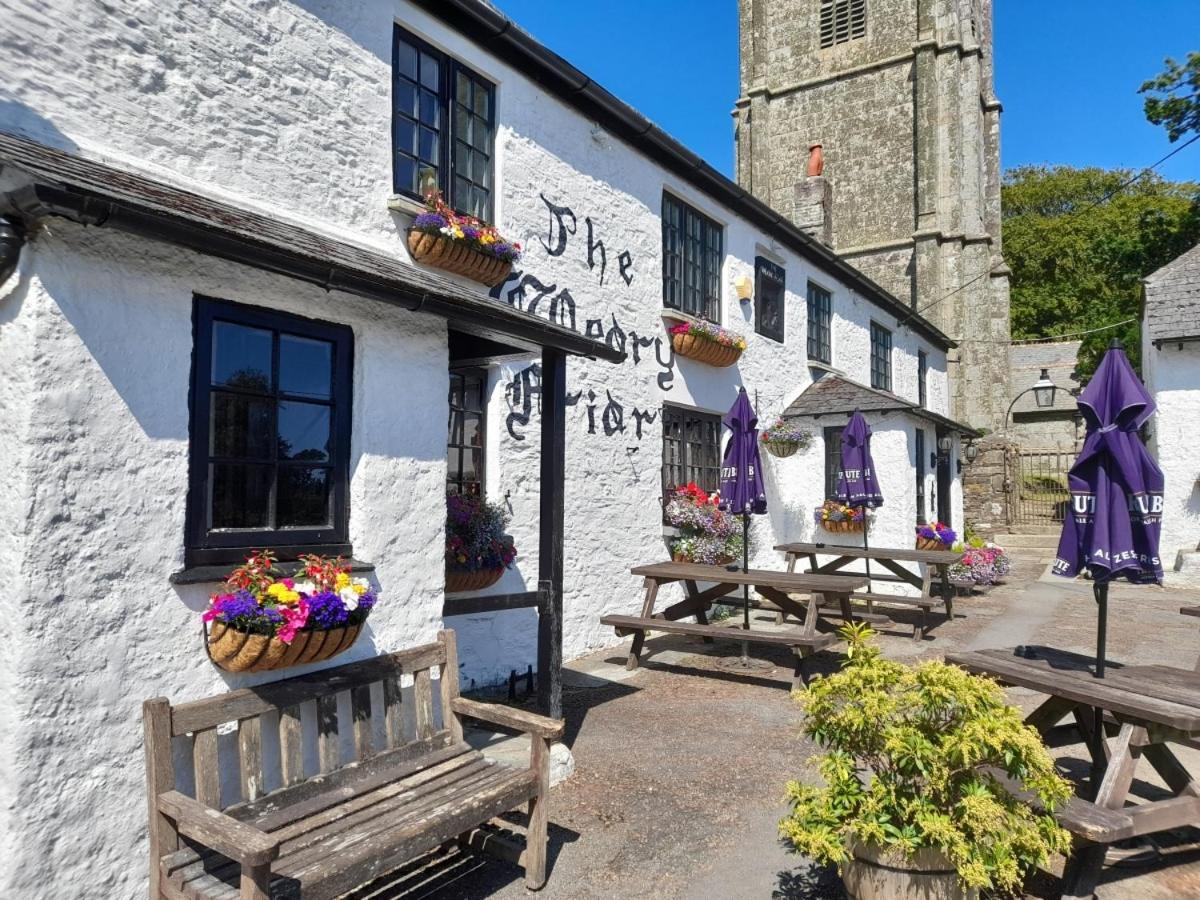 The Weary Friar Inn Pillaton Eksteriør billede